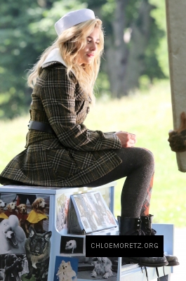 Chloe_Grace_Moretz_poses_during_a_photoshoot_in_New_York_City_s_Central_Park_-_July_28-2016_005.jpg