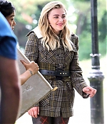 Chloe-Moretz--Photoshoot-in-New-York-City--20-662x970.jpg