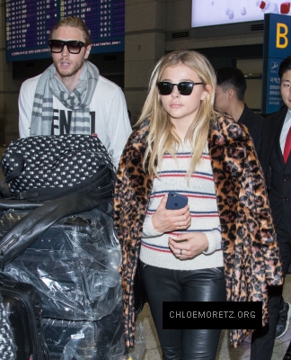 1457030262940_chloe_moretz_incheon_airport_007.jpg