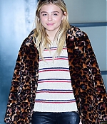 1457024403731_chloe_moretz_arriving_at_incheon_airport_south_korea_tagged_15.jpg