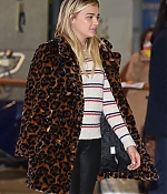 1457024580417_chloe_moretz_arriving_at_incheon_airport_south_korea_tagged_34.jpg