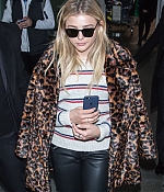 1457030389282_chloe_moretz_incheon_airport_015.jpg