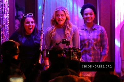 Chloe-Moretz--Filming-a-party-scene-on-set-of-Neighbors-2--04-662x441.jpg