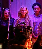 Chloe-Moretz--Filming-a-party-scene-on-set-of-Neighbors-2--27-662x441.jpg
