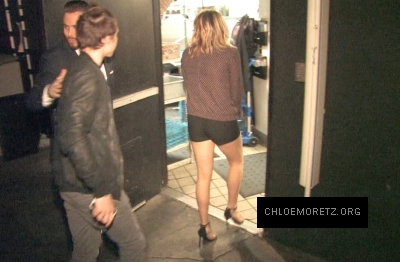 1459267524067_chloe_moretz_arriving_at_the_nice_guy_restaurant_05.jpg