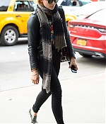 1459321039895_chloe_moretz_out_and_about_in_downtown_manhattan_8.jpg