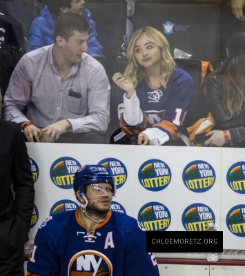 Chloe-Moretz--New-York-Islanders-vs-Tampa-Lightning--03-662x745.jpg