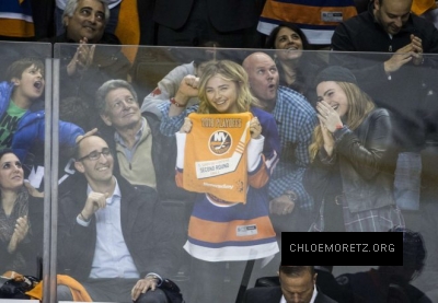 Chloe-Moretz--New-York-Islanders-vs-Tampa-Lightning--16-662x460.jpg