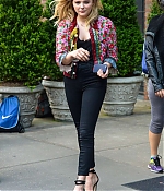 Chloe-Moretz-in-Black-Jeans-Leaving-her-hotel--01-662x995.jpg