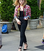 Chloe-Moretz-in-Black-Jeans-Leaving-her-hotel--08-662x995.jpg