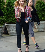 Chloe-Moretz-in-Black-Jeans-Leaving-her-hotel--13-662x995.jpg
