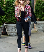 Chloe-Moretz-in-Black-Jeans-Leaving-her-hotel--16-662x995.jpg