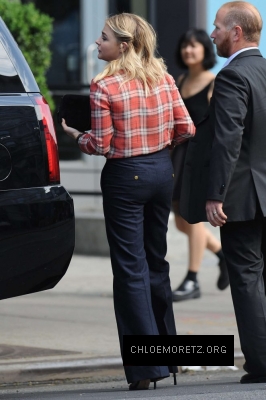 Chloe-Moretz-at-the-Launch-of-Coach-The-Fragrance-Michelson-Studio--01-662x993.jpg