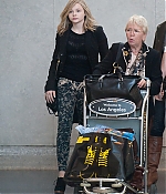 chloemoretzfancom006.JPG