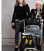 chloemoretzfancom018.jpg