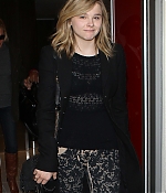chloemoretzfancom020.jpg