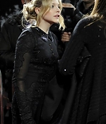 chloemoretzfancom002.jpg