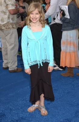 chloemoretzfancom015.jpg