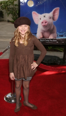 chloemoretzfancom075.jpg