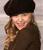 chloemoretzfancom039.jpg