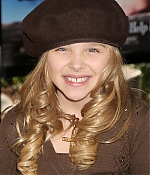 chloemoretzfancom081.jpg