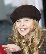 chloemoretzfancom084.jpg