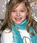 chloemoretzfancom019.jpg