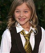 chloemoretzfancom009.jpg