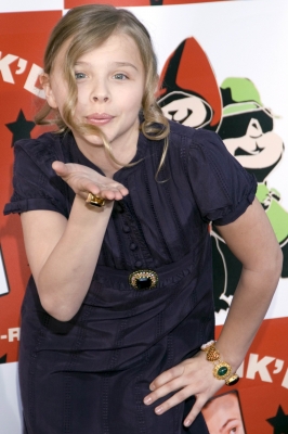chloemoretzfancom012.jpg