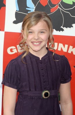 chloemoretzfancom013.jpg