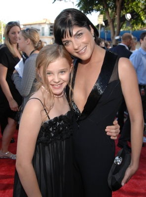 Click to view full size image
==============
chloemoretzfancom029.jpg chloemoretzfancom029.jpg
