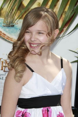 chloemoretzfancom026.jpg