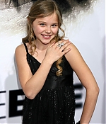 chloemoretzfancom007.jpg