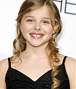 chloemoretzfancom014.jpg