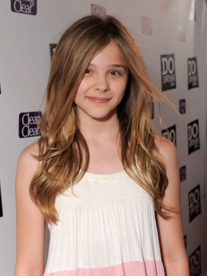 chloemoretzfancom003.jpg