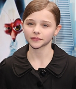 chloemoretzfancom006.jpg