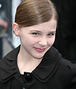 chloemoretzfancom008.jpg