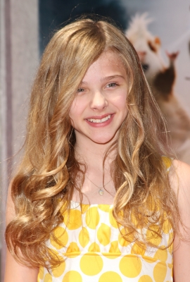 chloemoretzfancom026.jpg