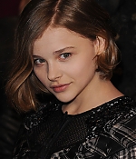 chloemoretzfancom022.jpg
