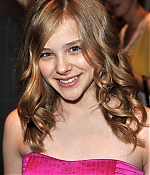 chloemoretzfancom020.jpg