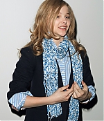 chloemoretzfancom001.jpg