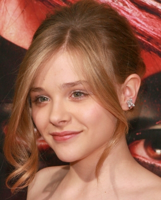 chloemoretzfancom045.jpg