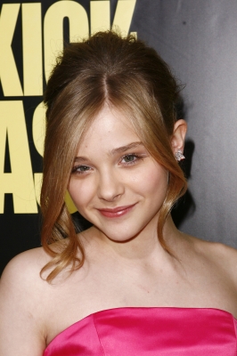 chloemoretzfancom103.jpg