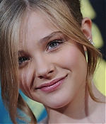 chloemoretzfancom022.jpg