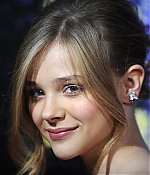 chloemoretzfancom050.jpg