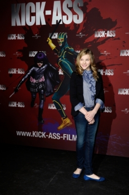 chloemoretzfancom004.jpg