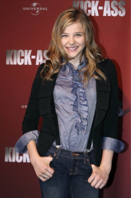 chloemoretzfancom041.jpg