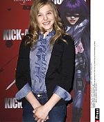 chloemoretzfancom012.jpg