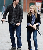 chloemoretzfancom014.jpg