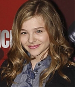 chloemoretzfancom039.jpg